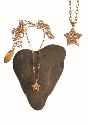 Hot Tomato Lone Star Gold Necklace in stainless steel with 18k gold plating and lone star pendant with clear crystals