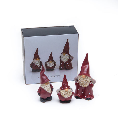 Naasgransgarden Elmer Max and Leonard with box