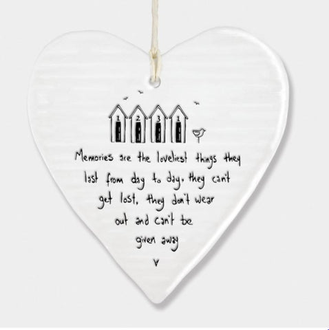 East of India Round Ceramic Heart - 'Memories are the Loveliest Things...'