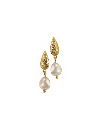 Hot Tomato  Eastern Pearl Dance Earrings in Matte Gold and Faux Pearl